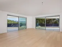 Недвижимость Трехкомнатная квартира в центре: 1