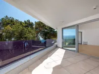 Недвижимость Трехкомнатная квартира в центре: 9