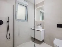 Недвижимость Трехкомнатная квартира в центре: 10