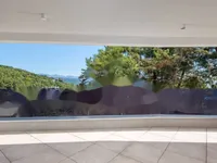 Недвижимость Трехкомнатная квартира в центре: 25