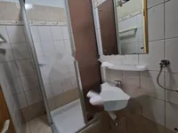 Недвижимость Трехкомнатная квартира в центре: 10