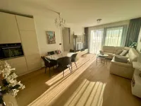 Недвижимость Трехкомнатный этаж в Центре: 1