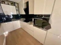 Недвижимость Трехкомнатный этаж в Центре: 9