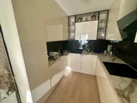 Недвижимость Трехкомнатный этаж в Центре: 10