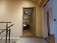 Недвижимость Четырехкомнатная квартира, Центр: 1