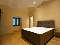 Недвижимость Четырехкомнатная квартира, Центр: 6