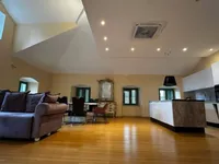 Недвижимость Четырехкомнатная квартира, Центр: 10