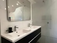 Недвижимость Четырехкомнатная квартира, Центр: 18