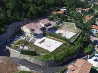 Недвижимость Семейный дом 400 м², Опация: 8