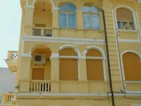 Недвижимость Трехкомнатная квартира в центре: 2