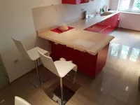 Недвижимость Трехкомнатная квартира в центре: 13