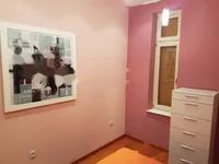 Недвижимость Трехкомнатная квартира в центре: 18