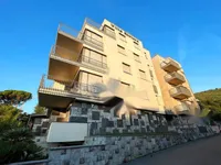 Недвижимость Трехкомнатная квартира, Центр: 6