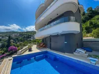 Недвижимость Четырехкомнатная квартира Центр: 7