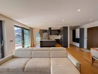 Недвижимость Четырехкомнатная квартира Центр: 15