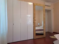 Недвижимость Трехкомнатная квартира в центре: 10