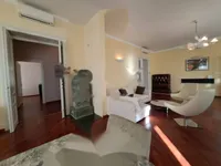 Недвижимость Трехкомнатная квартира в центре: 17