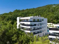 Недвижимость Трехкомнатная квартира в центре: 8