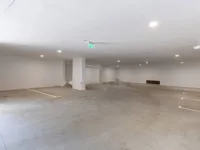 Недвижимость Трехкомнатная квартира в центре: 15