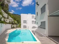 Недвижимость Трехкомнатная квартира в центре: 21