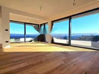 Недвижимость Трехкомнатная квартира в центре: 2