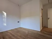 Недвижимость Трехкомнатная квартира в центре: 9