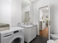 Недвижимость Трехкомнатная квартира в центре: 19