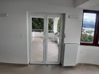 Недвижимость Трехкомнатная квартира в центре: 18