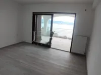 Недвижимость Трехкомнатная квартира в центре: 20