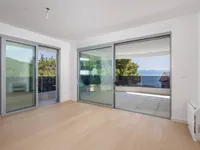 Недвижимость Трехкомнатная квартира в центре: 1