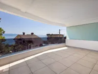 Недвижимость Трехкомнатная квартира в центре: 4