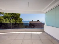 Недвижимость Трехкомнатная квартира в центре: 5