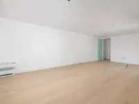 Недвижимость Трехкомнатная квартира в центре: 16