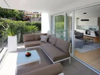 Недвижимость Трехкомнатная квартира в центре: 7