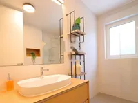 Недвижимость Трехкомнатная квартира в центре: 17