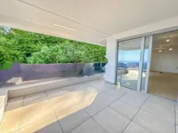 Недвижимость Трехкомнатная квартира в центре: 4