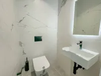 Недвижимость Трехкомнатная квартира в центре: 12