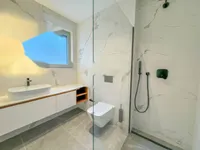 Недвижимость Трехкомнатная квартира в центре: 18