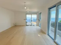 Недвижимость Трехкомнатная квартира в центре: 22