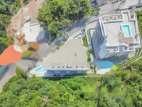 Недвижимость Трехкомнатная квартира в центре: 21