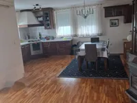 Недвижимость Трёхкомнатная квартира в центре: 8