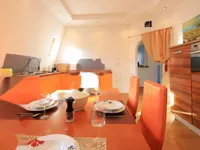 Недвижимость Четырехкомнатная квартира, Центр: 10