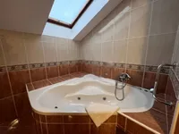 Недвижимость Четырехкомнатная квартира: 16