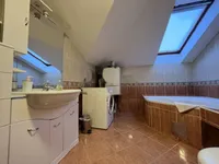 Недвижимость Четырехкомнатная квартира: 17