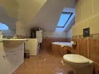 Недвижимость Четырехкомнатная квартира: 18