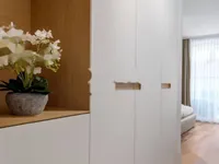 Недвижимость Трехкомнатная квартира в центре: 25