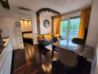 Недвижимость Трёхкомнатная квартира Центр: 4