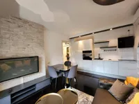 Недвижимость Трёхкомнатная квартира Центр: 9