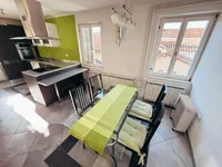 Недвижимость Квартира, 5 и более комнат, Копер, Гортанов трг: 10