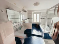 Недвижимость Квартира, 5 и более комнат, Копер, Гортанов трг: 18